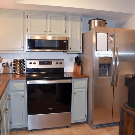 Cozy Mountain Getaway! Mountain Views! 2 Bed, 2 Bath, Sleeps 6 Gatlinburg Exterior foto