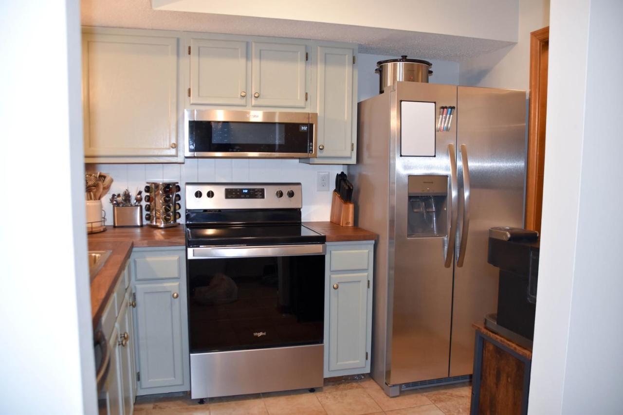Cozy Mountain Getaway! Mountain Views! 2 Bed, 2 Bath, Sleeps 6 Gatlinburg Exterior foto