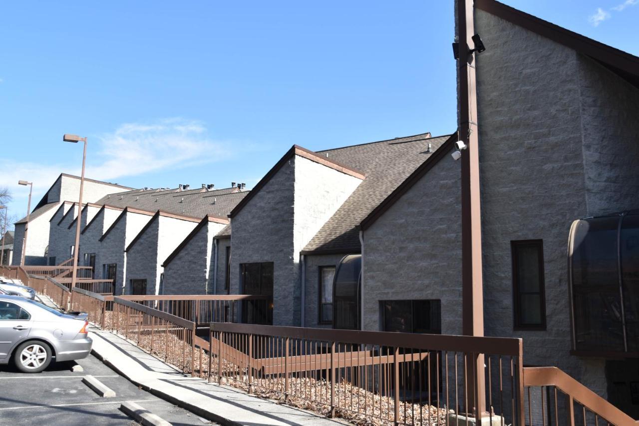 Cozy Mountain Getaway! Mountain Views! 2 Bed, 2 Bath, Sleeps 6 Gatlinburg Exterior foto