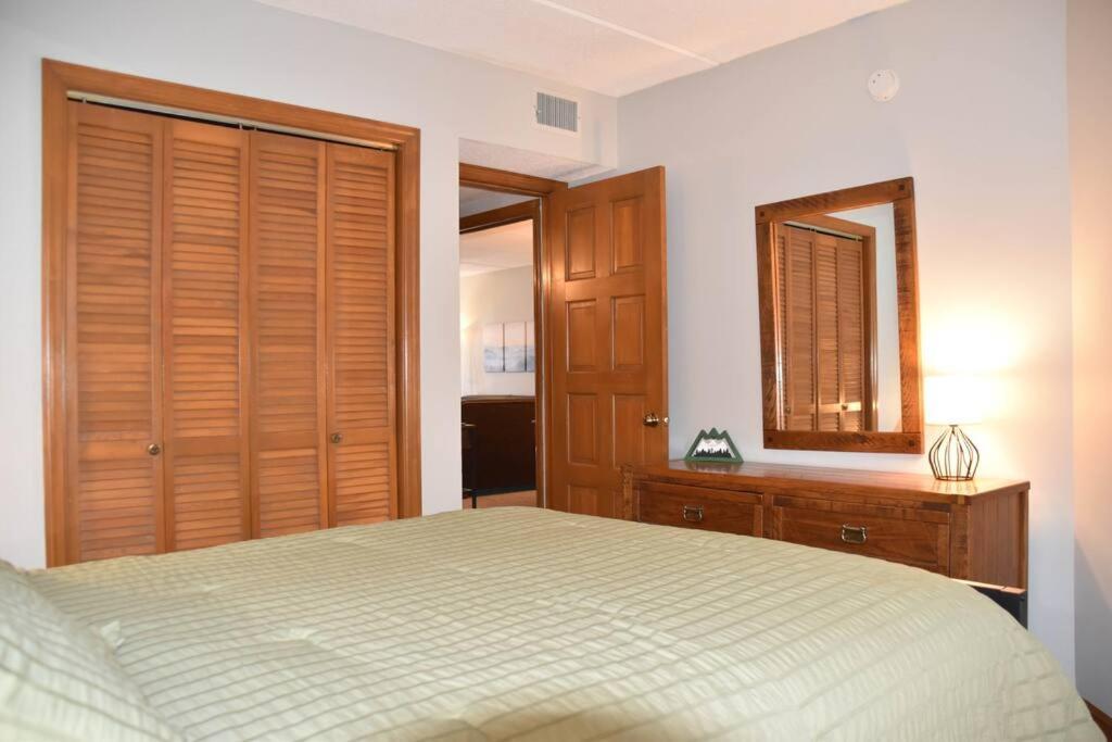 Cozy Mountain Getaway! Mountain Views! 2 Bed, 2 Bath, Sleeps 6 Gatlinburg Exterior foto